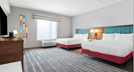 Hampton Inn & Suites Chicago Medical District UIC Room Type - 2 QUEENS HEARING ACC