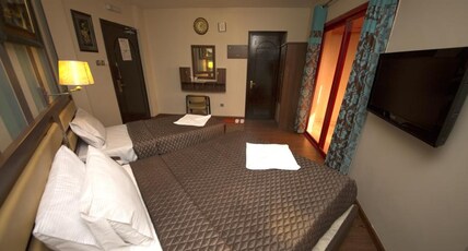 Downtown Hotel Baniyas Square Room Type - Quadruple Room