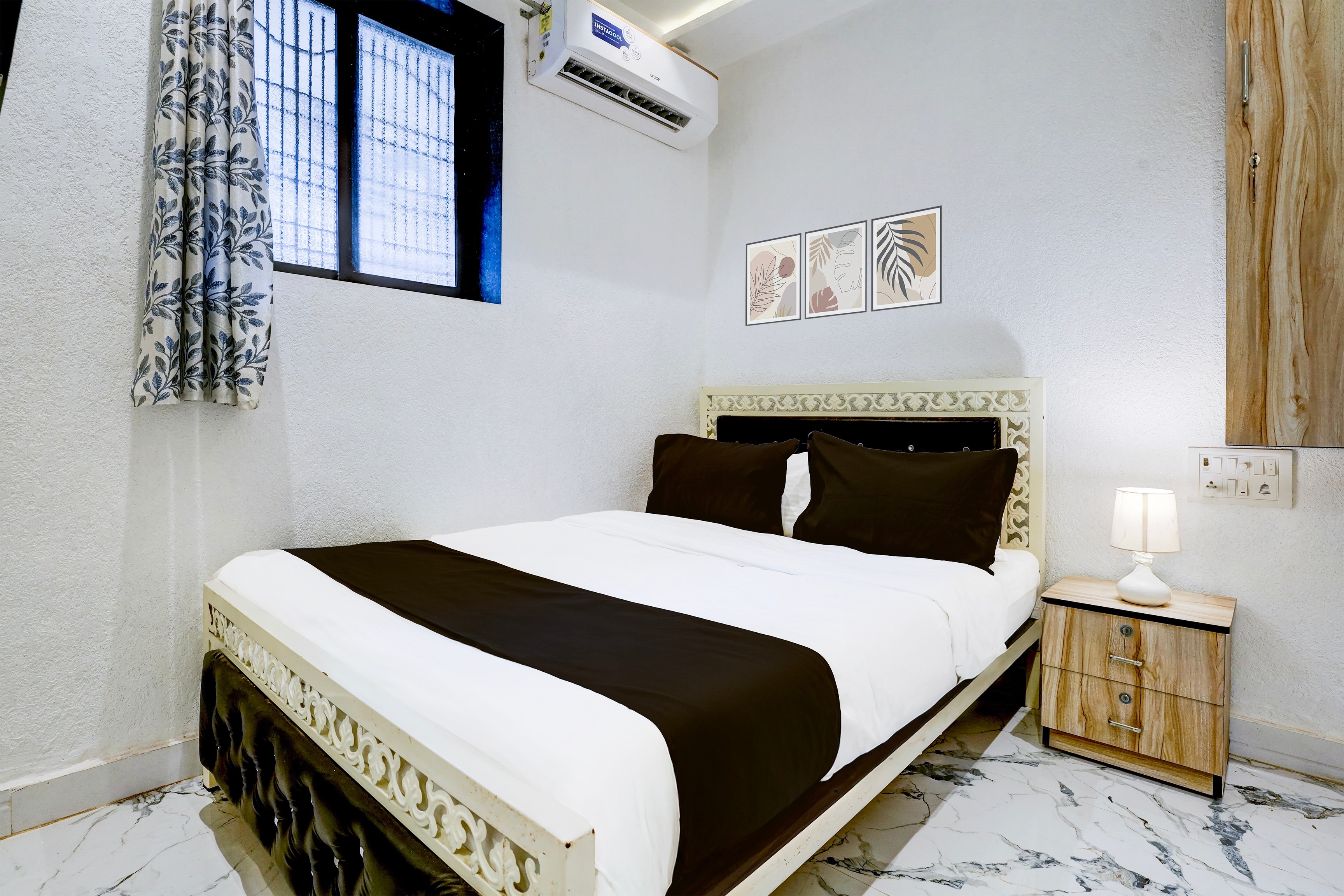 Hotel O Khar East Near Railway Station - Tap to explore photos