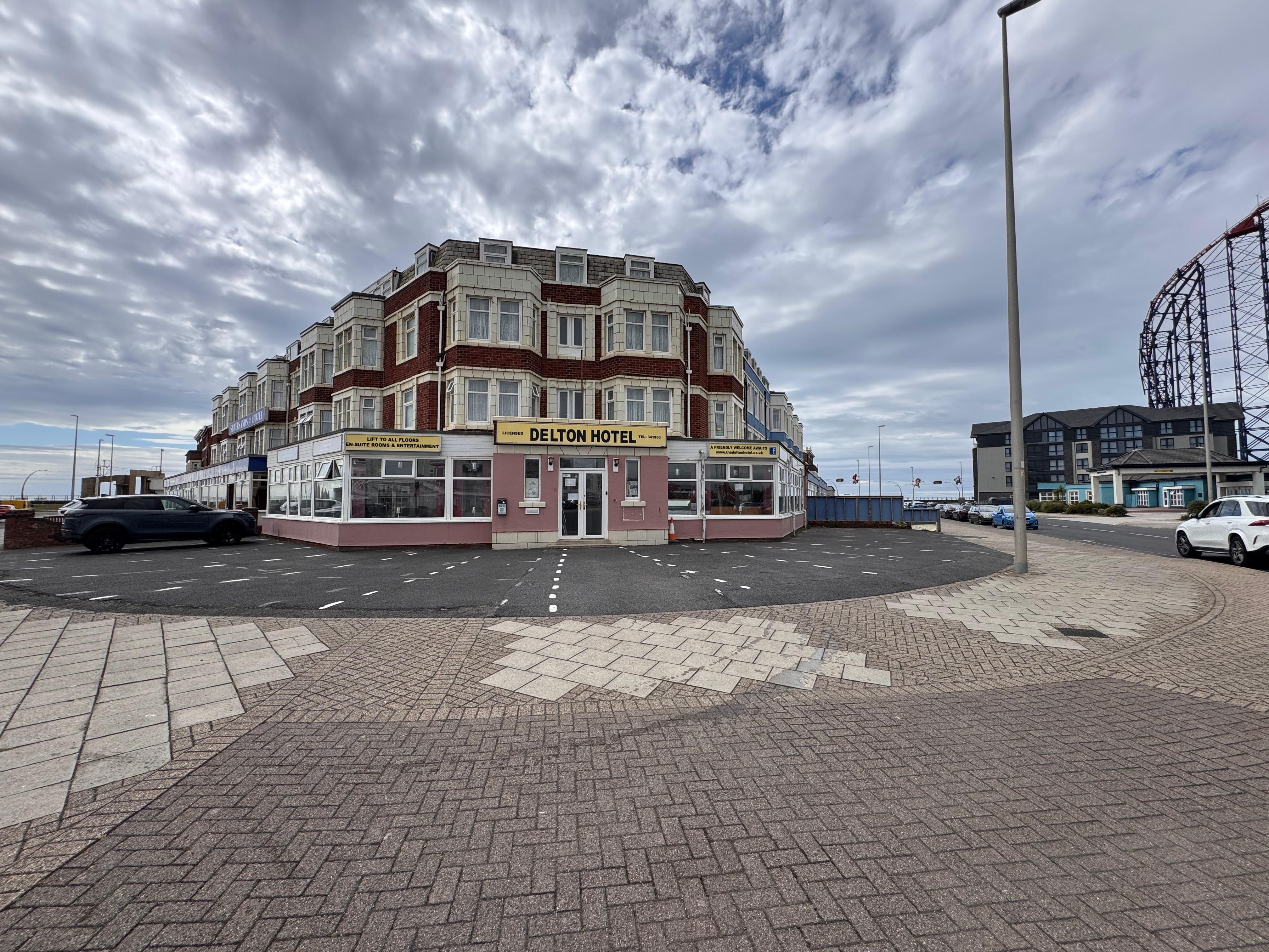 OYO Delton Hotel Blackpool Pleasure Beach - Tap to explore photos