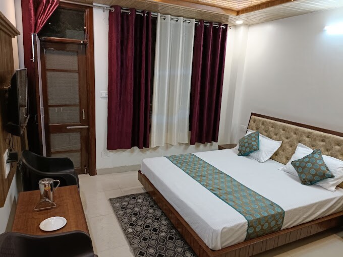 Hotel Karol Valley - Tap to explore photos