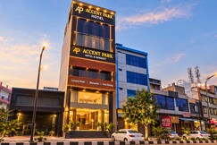Accent Park (Opp. Barclays 62)