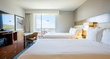 Crowne Plaza Hotel Ventura Beach Room Type - 2 Queen Standard
