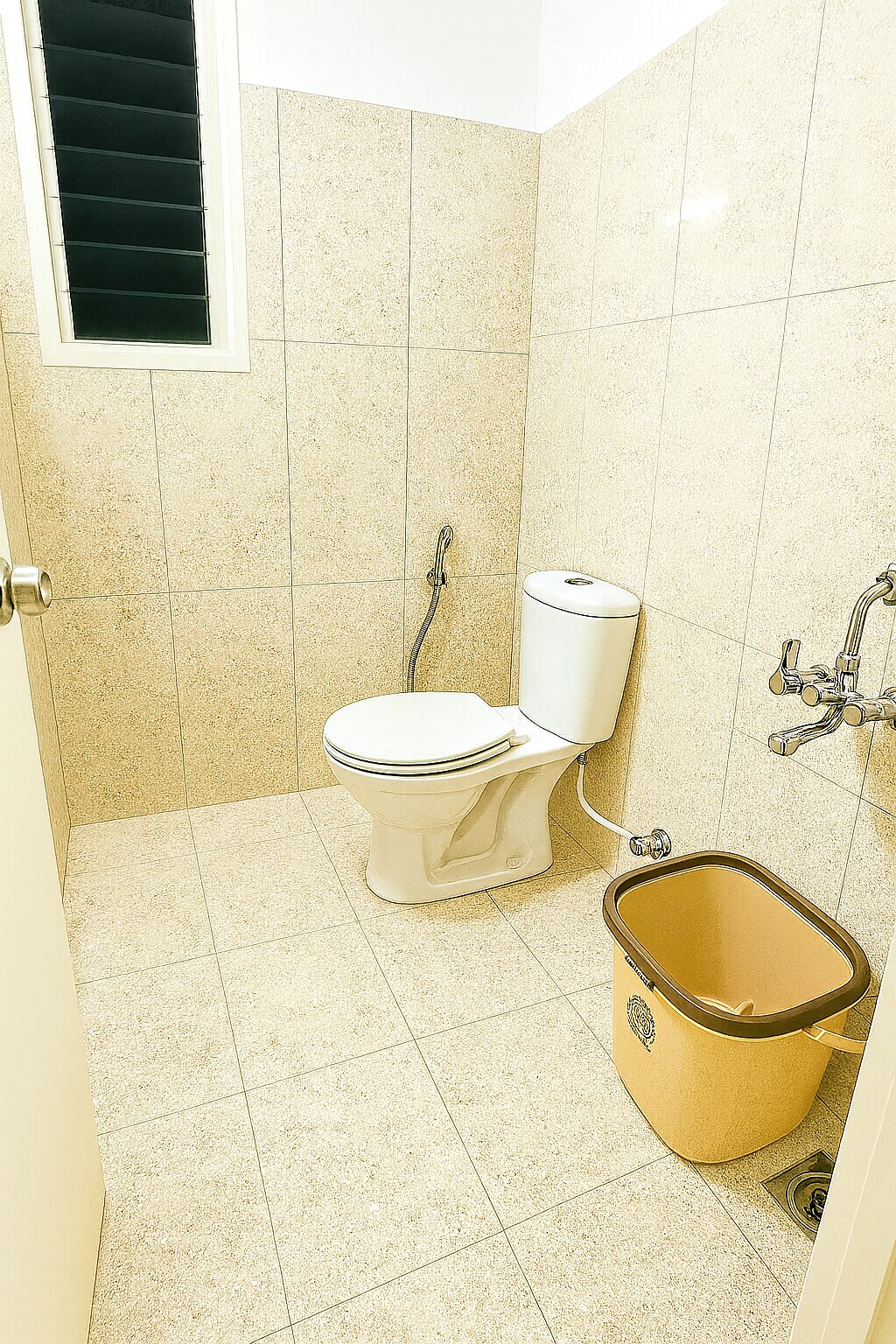 Stylish cozy Studio near Chettinadu Hospital - Tap to explore photos