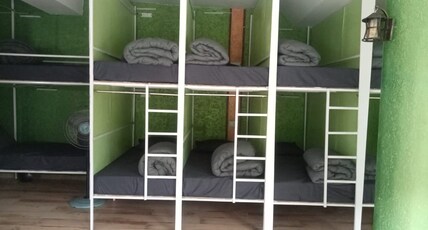 Kainchi Dham Sleeping Pods : 2 min from Neem karoli Room Type - Bed in a Mixed Dorm