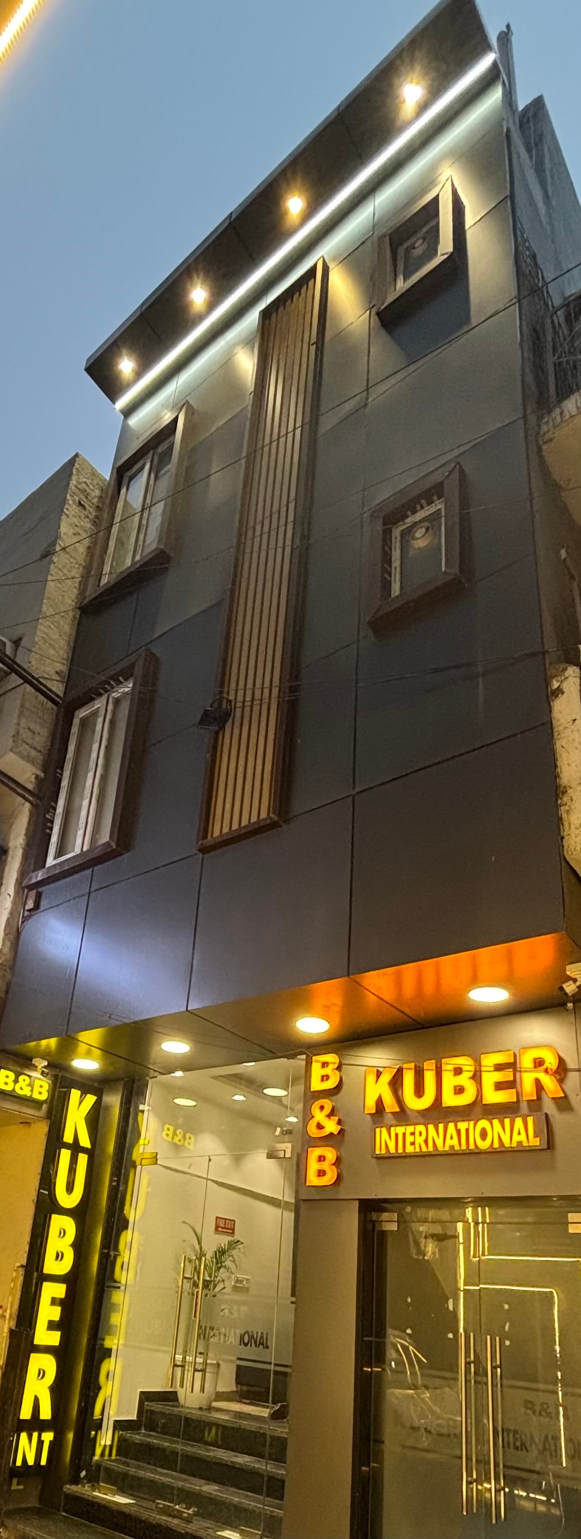 Hotel Kuber International-IGI Airport Delhi - Tap to explore photos