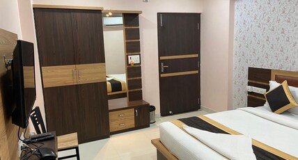 Hotel Deep Jyoti Room Type - Deluxe Room