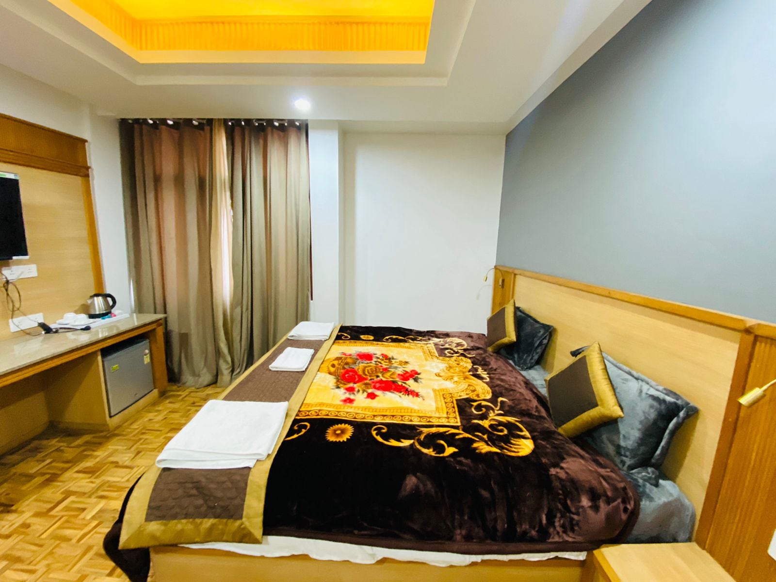 Hotel Harco, Srinagar - Tap to explore photos