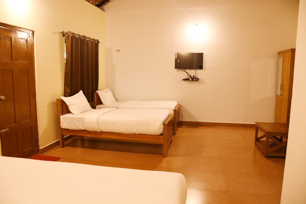TROGON RESORT - Tap to explore photos