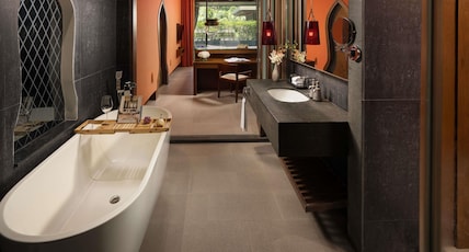 Avista Hideaway Phuket Patong - MGallery Room Type - Premier Room, Pool Access & Whirlpool Bath, 1 King Bed Avista Hideaway Phuket Patong - MGallery Room Type - Premier Room, Pool Access & Whirlpool Bath, 1 King Bed