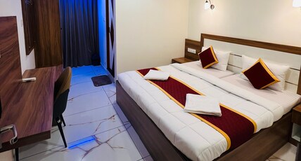 Shanthi Tourist Home Room Type - Deluxe Double Room