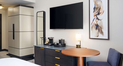 The Hoffmann Hotel Basalt Aspen, Tapestry Collection Hilton Room Type - 1 KING HEARING ACCESSIBLE