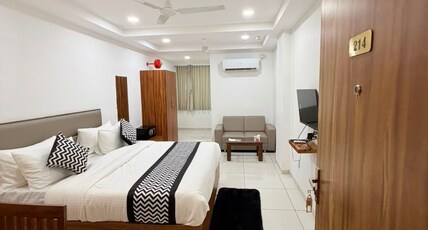 HOTEL SKY BLUE Room Type - Deluxe Room with Balcony and Partial City View HOTEL SKY BLUE Room Type - Deluxe Room with Balcony and Partial City View
