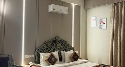 Hotel Maple Ridge Room Type - Premium Room with Bathtub