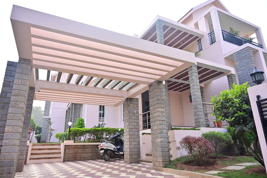 MOONVILLA - Tap to explore photos