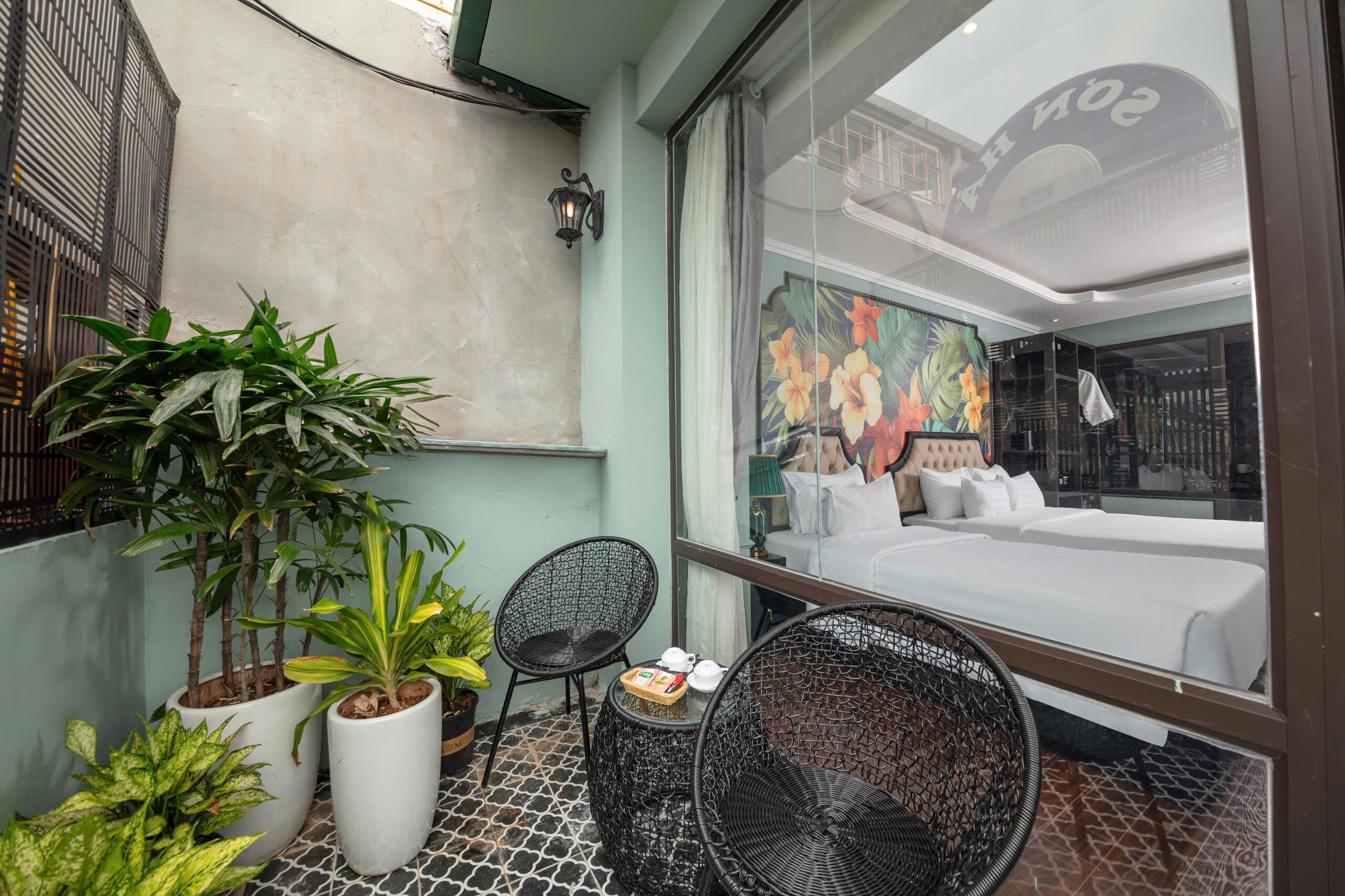 Madelise Amica Hotel & Travel - Tap to explore photos