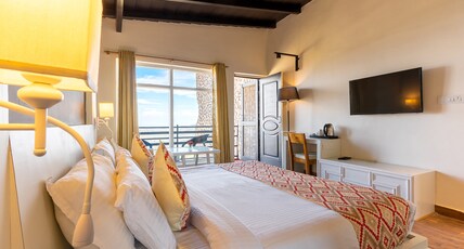 Himalayas Resort by The Lake Hill Room Type - Deluxe Room with Private Balcony