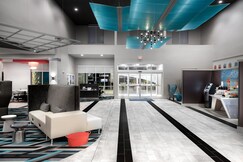 Holiday Inn Express & Suites - Charlotte Airport
