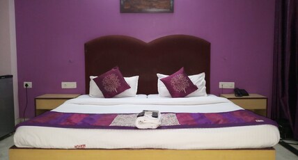 Hotel Mayur - 0.4km from Railway Station Room Type - AC Executive Suite