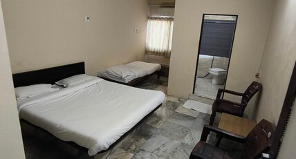 Hotel Madhuvanti Room Type - Deluxe Ac Room