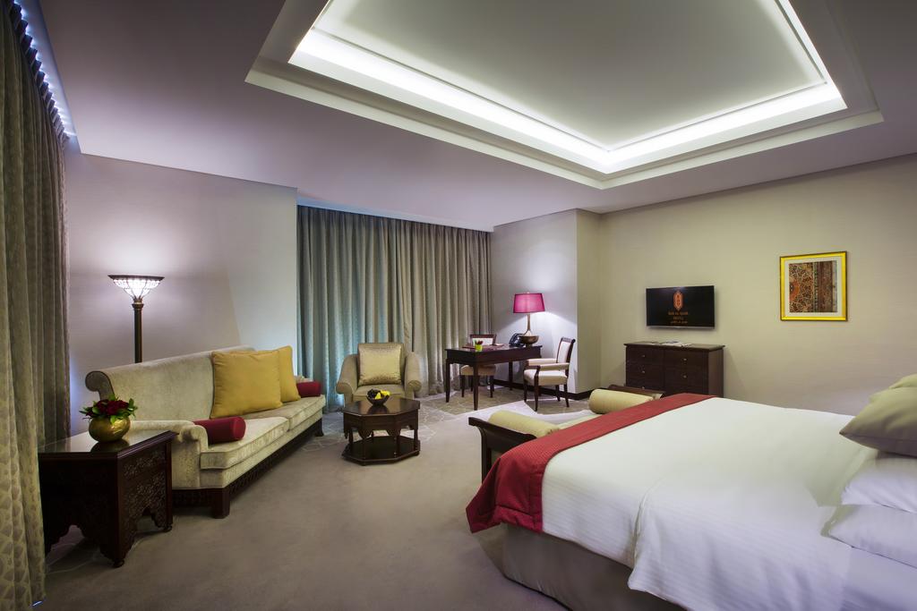 Bab Al Qasr Hotel - Tap to explore photos