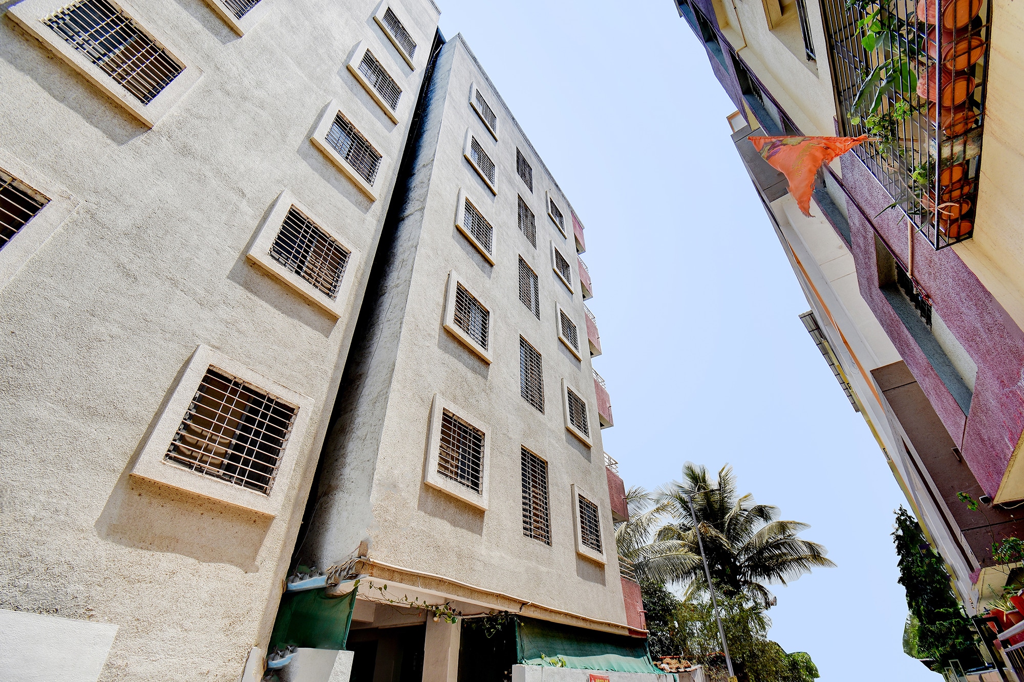 FabHotel Laxmi Chowk - Tap to explore photos