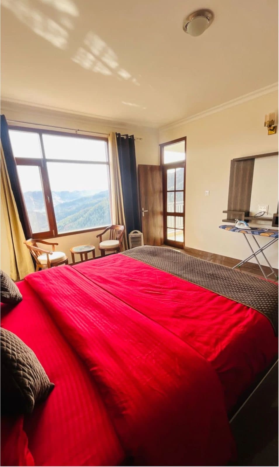 Serenity cove, Mashobra | 2BHK Homestay - Tap to explore photos