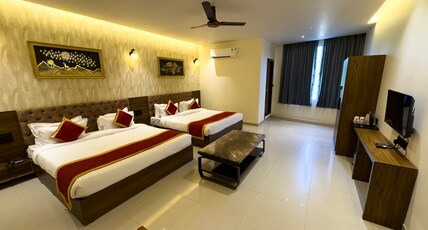 Hotel Paras Room Type - Family Suite Room
