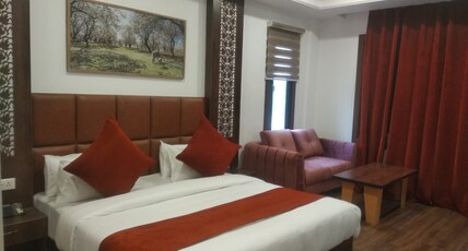 Hotel Kareem Residency Room Type - Corporate Room With Hot and Cold AC