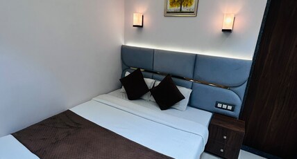 Hotel Care Residency Room Type - Deluxe Room
