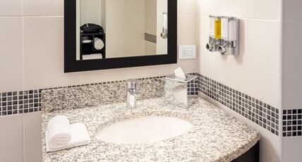 Hampton by Hilton Cluj-Napoca Room Type - QUEEN ROOM NON SMOKING