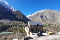 RASHIL HOTEL AND RESTAURANT