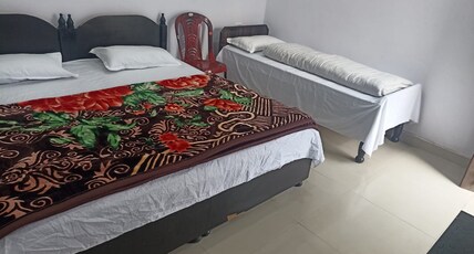 Amar Home Stay & Hotel Room Type - Deluxe Triple Bed Room