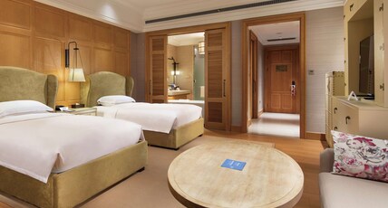 Hilton Wenan Room Type - TWIN DLX LAKEVW W BALCNY