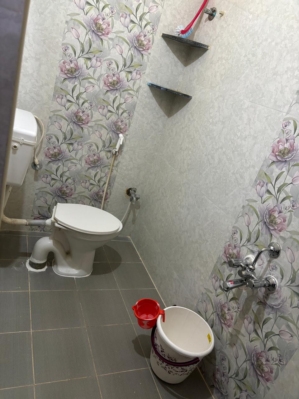 VARAHA GUEST INN LUXURY ROOMS - Tap to explore photos