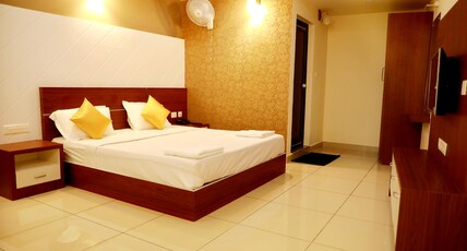New Royal Crown Room Type - Deluxe Room Non Ac