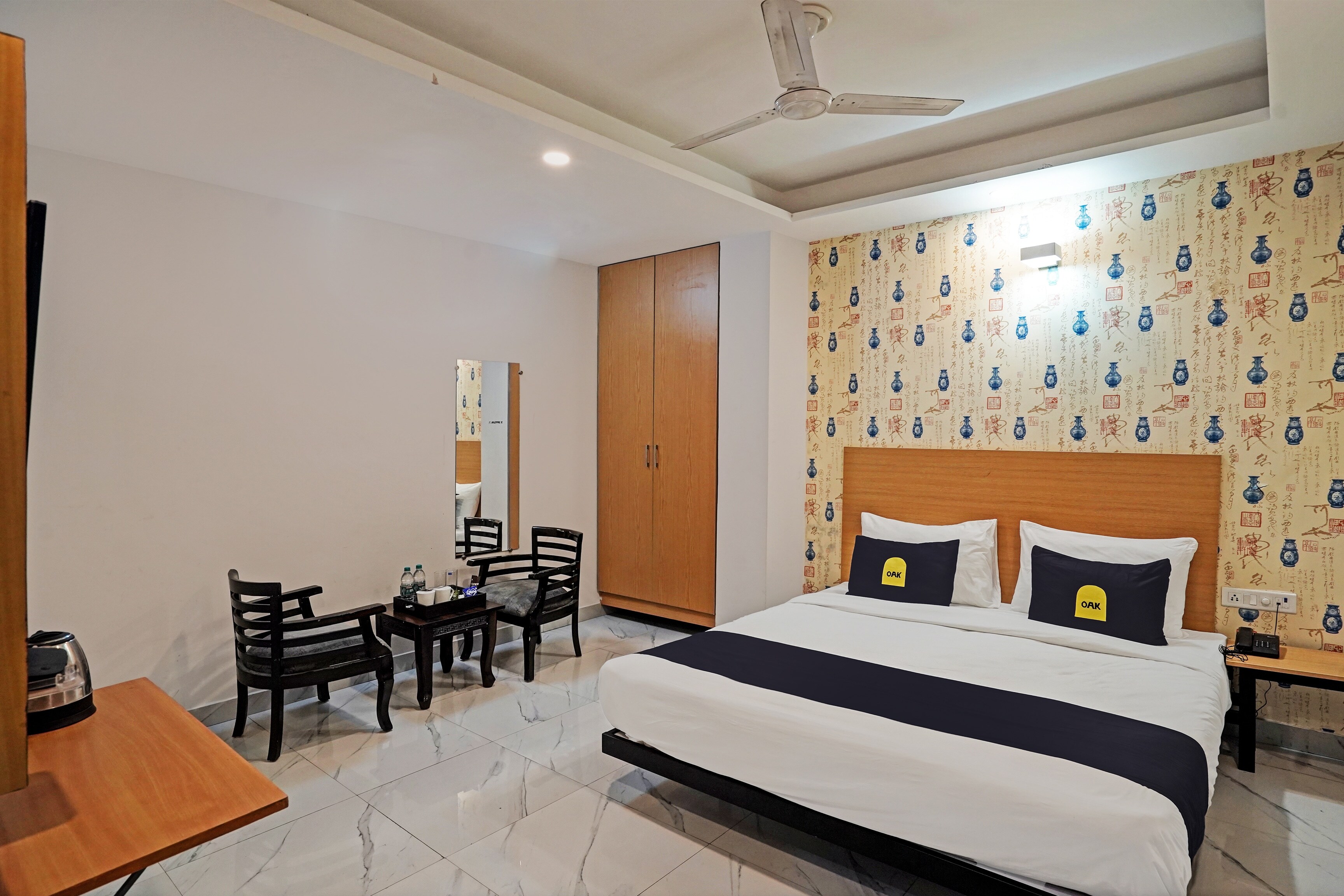 Townhouse OAK Culture Hotel & restaurant - Tap to explore photos