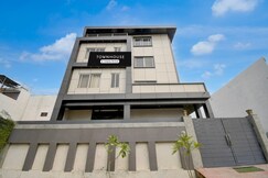 Super Townhouse Ekana Cricket Stadium Formerly Sunrise Regal