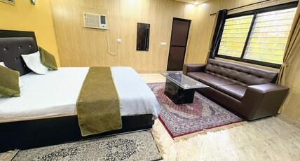 Sukoon Homestay Room Type - Deluxe AC Room