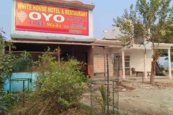 Hotel O White Palace