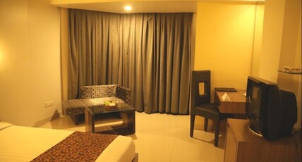 HOTEL THE ELEMENTS Room Type - Club Room King Bedded