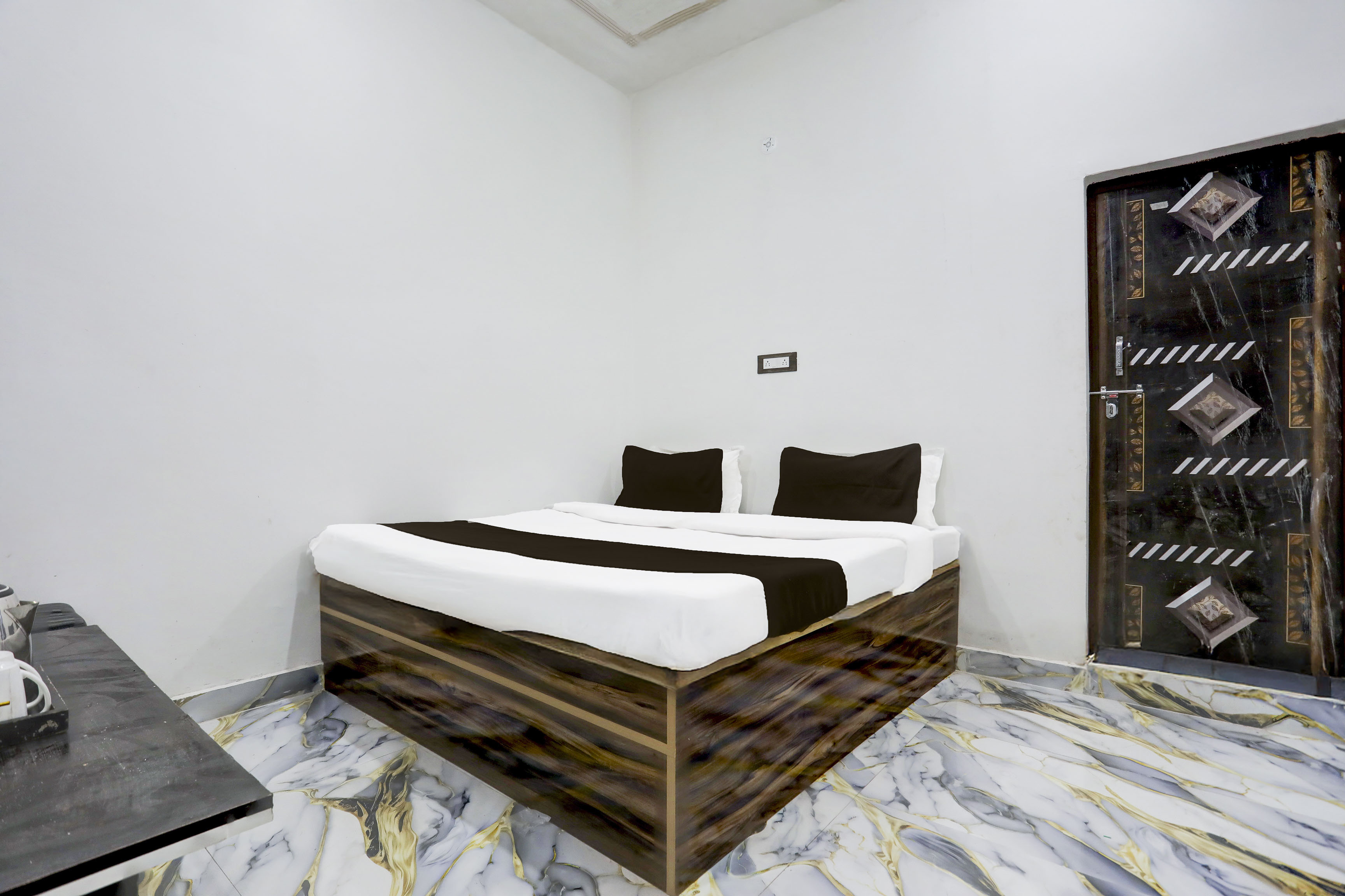 SPOT ON Hotel Radhe Shyam INN - Tap to explore photos