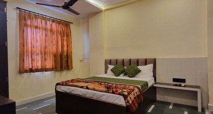 Hotel Shree Shivtam Room Type - Deluxe AC triple bed room