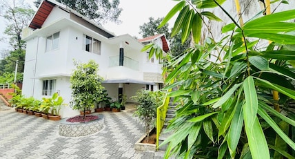 The Golden Oak Resort Room Type - 3 Bedroom Entire Villa The Golden Oak Resort Room Type - 3 Bedroom Entire Villa