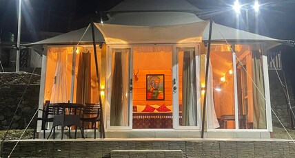 NATURE WATERFALL RESORT Room Type - Luxury Swiss king cottage