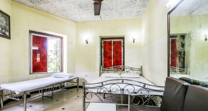 Central Guest House Room Type - AC Triple Bed Room