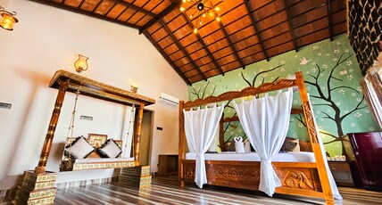 Le Yercaud Room Type - Suite Room with Jacuzzi