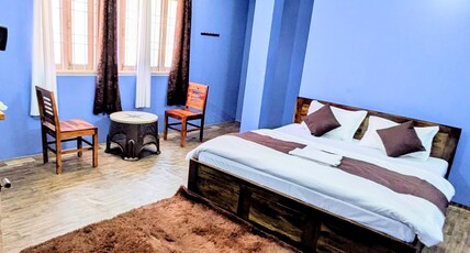 Accomoon hotels Room Type - Double bed deluxe room with window view