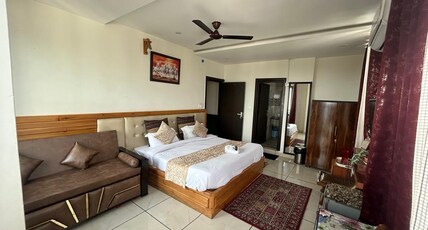 Dadhwal BnB Near HPCA Stadium Dharmashala Room Type - Family Deluxe Room with 360 view