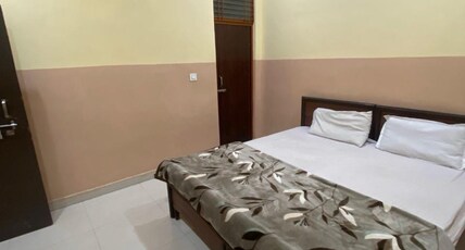 Shri Prayag Darshan Inn Room Type - Bedroom 8